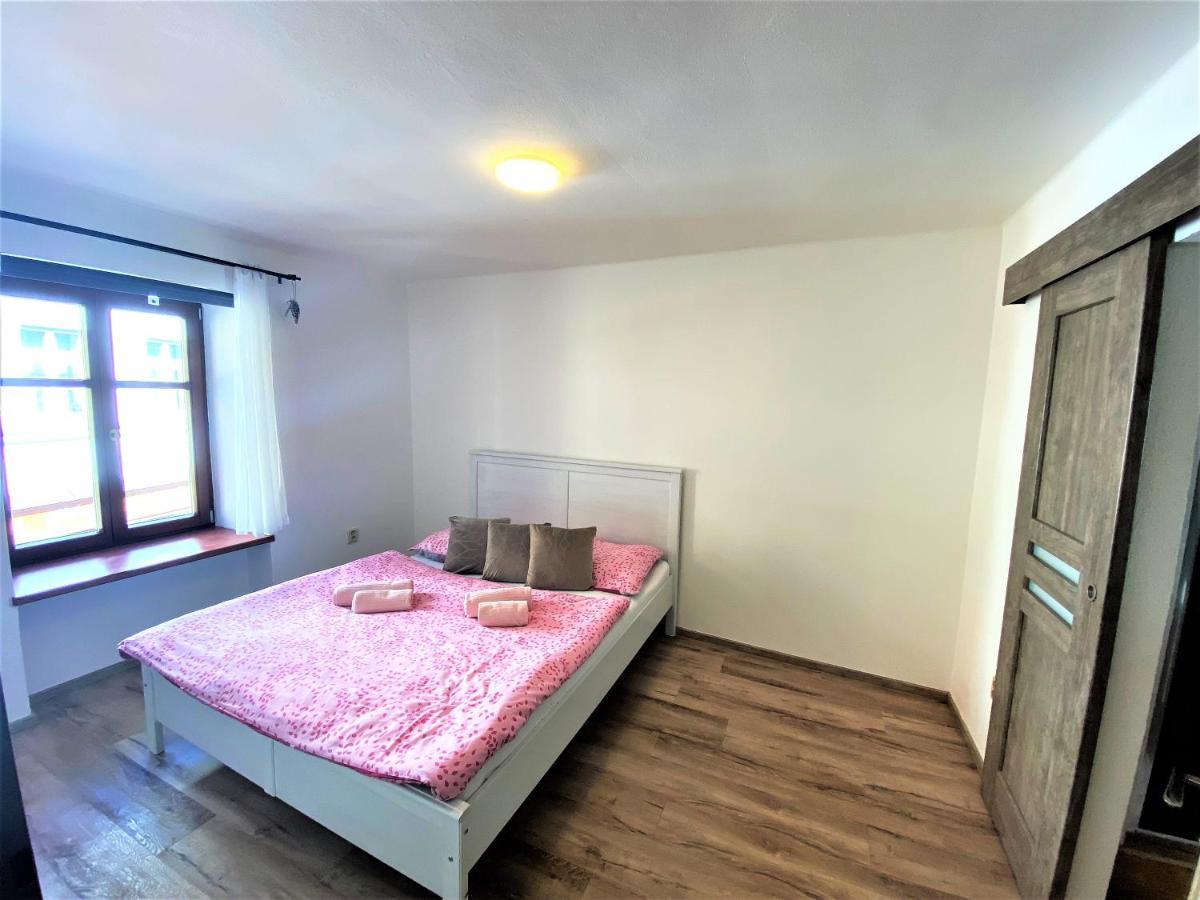 Apartman プラハティツェ エクステリア 写真